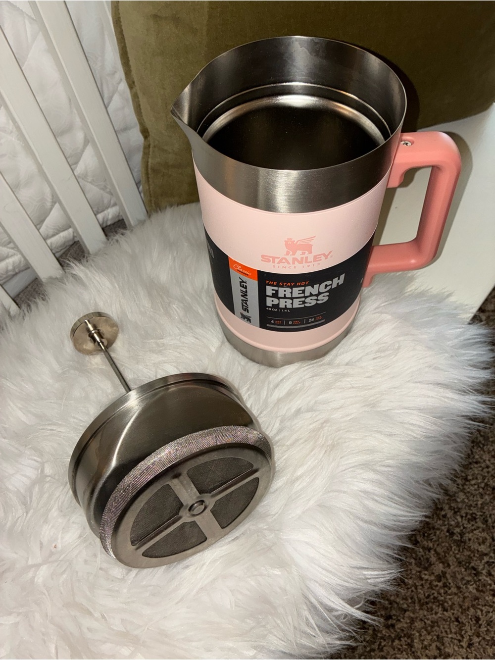 New Stanley The Stay Hot Classic Vacuum-Insulated French Press - 48 oz. - Picture 7 of 13